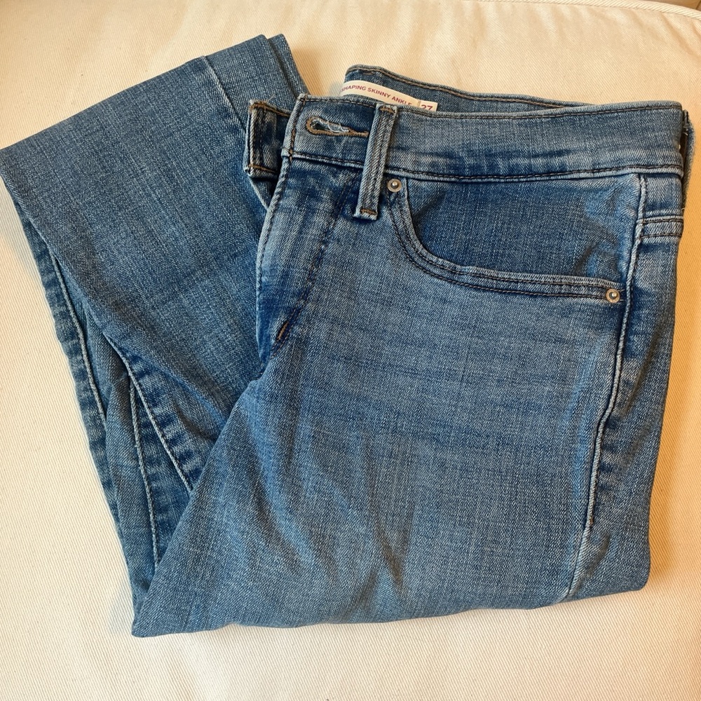 Levi's Women's Light Blue Skinny Jeans
